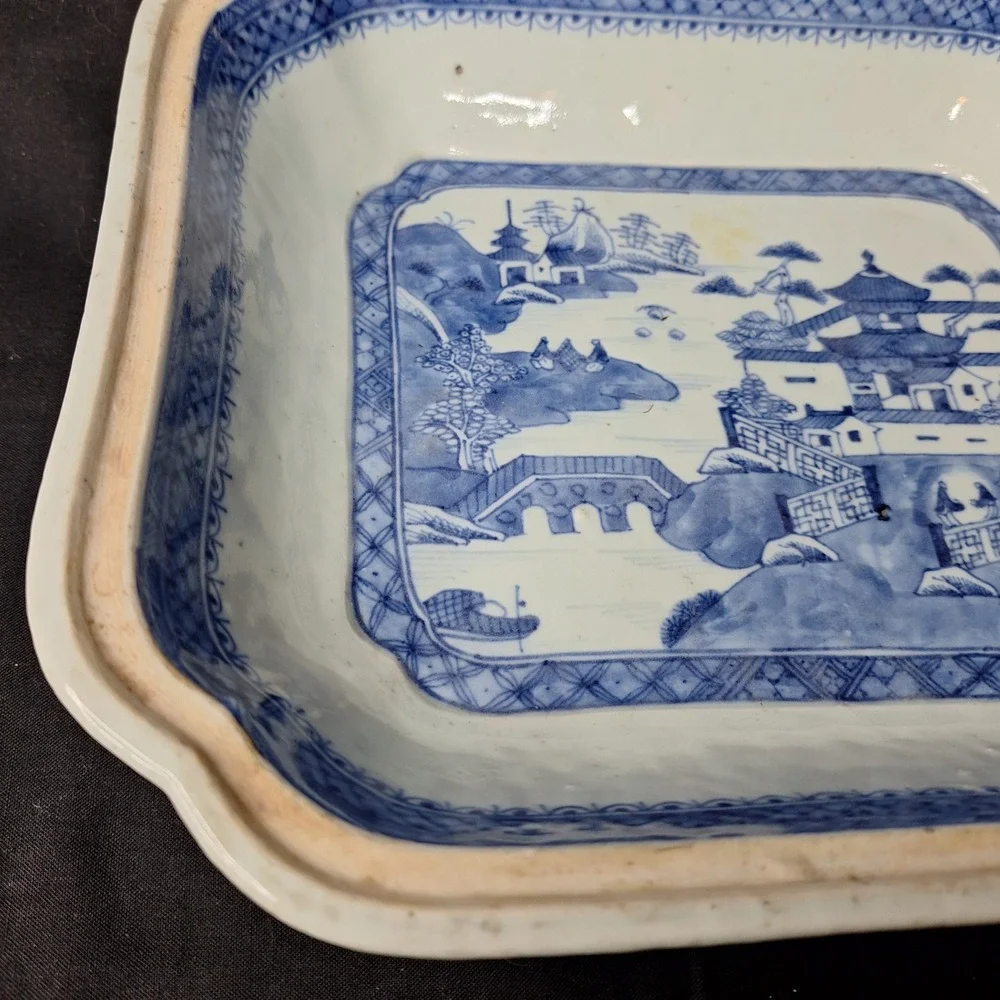 Antique 19th Century Chinese Export‎ Nanking Porcelain Vegetable Dish Scalloped